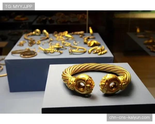 伦敦博物馆举办“欧冠记忆”特展,展出历年奖杯复制品